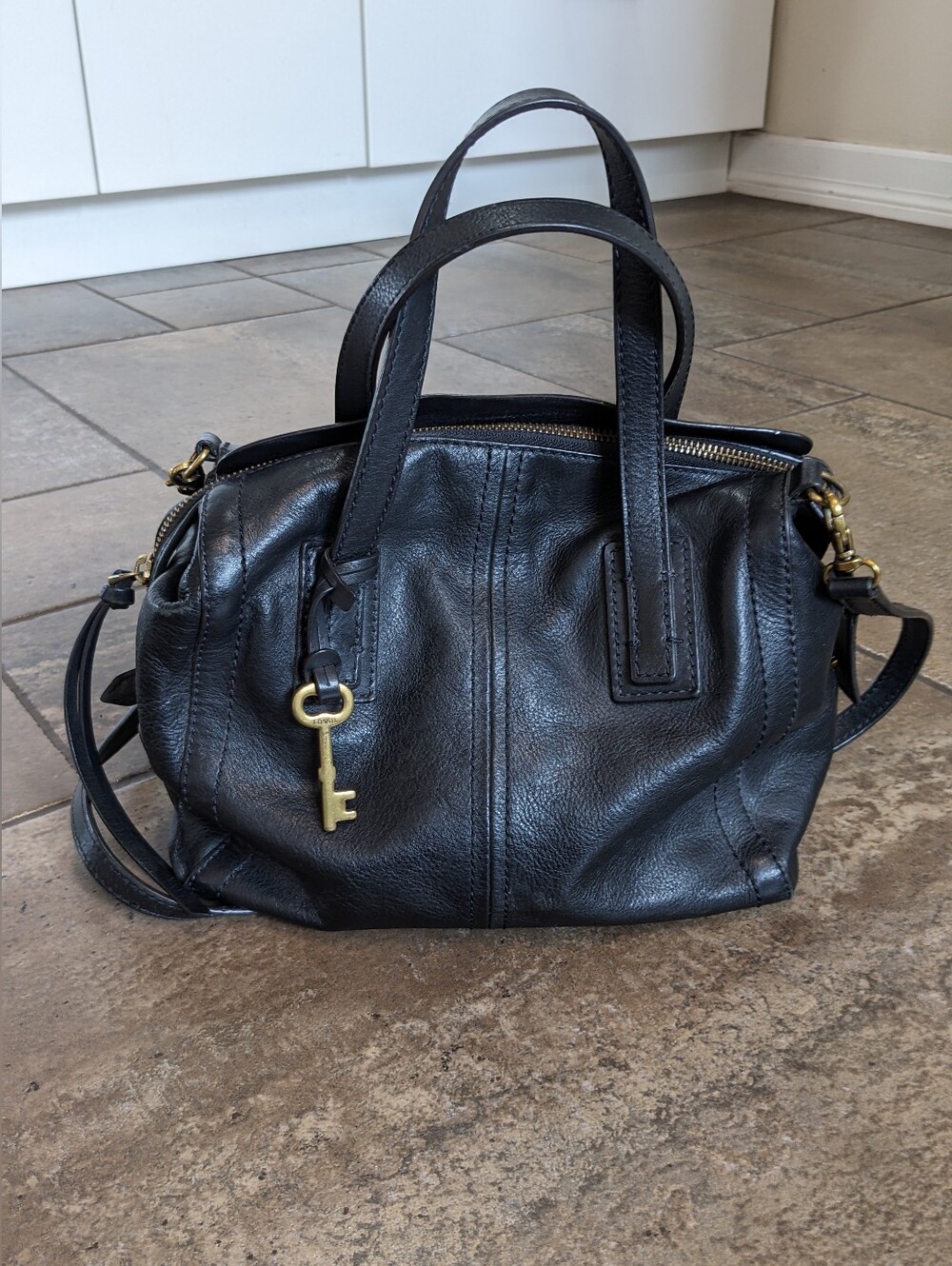 Fossil Emma Satchel/Crossbody Leather Chic Brass Tone Hardware Classic Black 🖤
